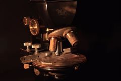Microscope