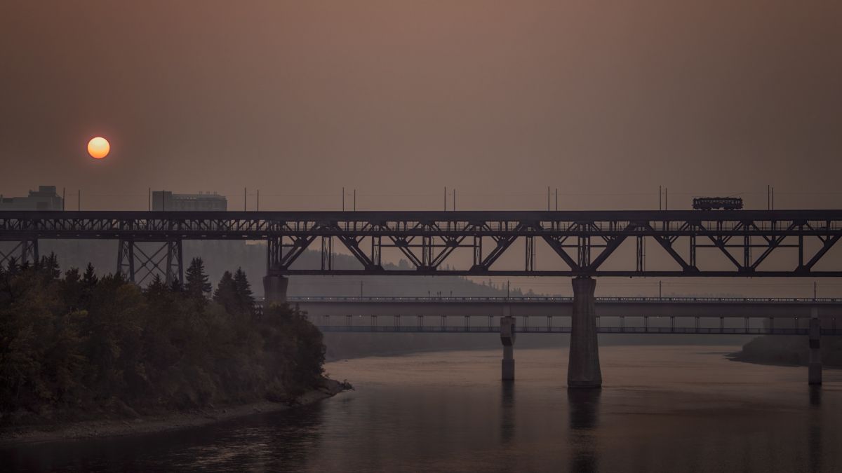Smoke on the Water, Fire in the Sky