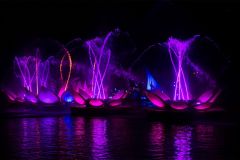 Floating Fountain Show