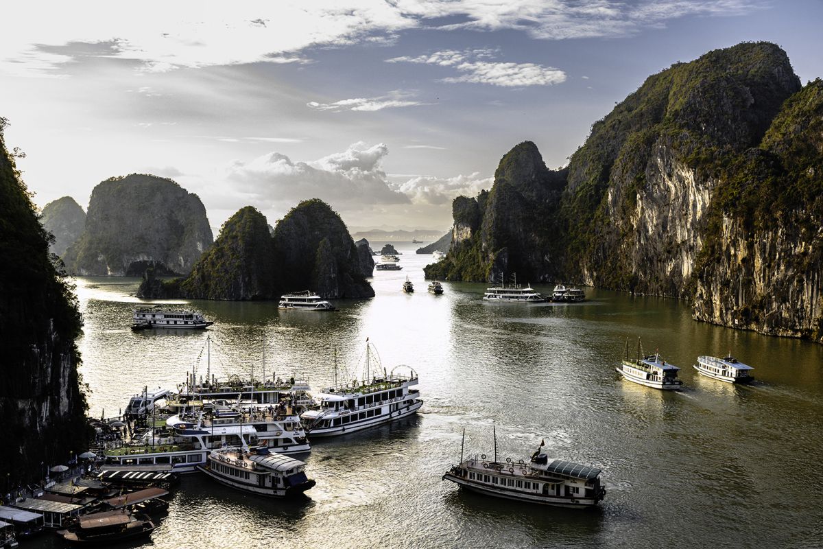 Rush Hour at Hang Sung Sot Viet Nam